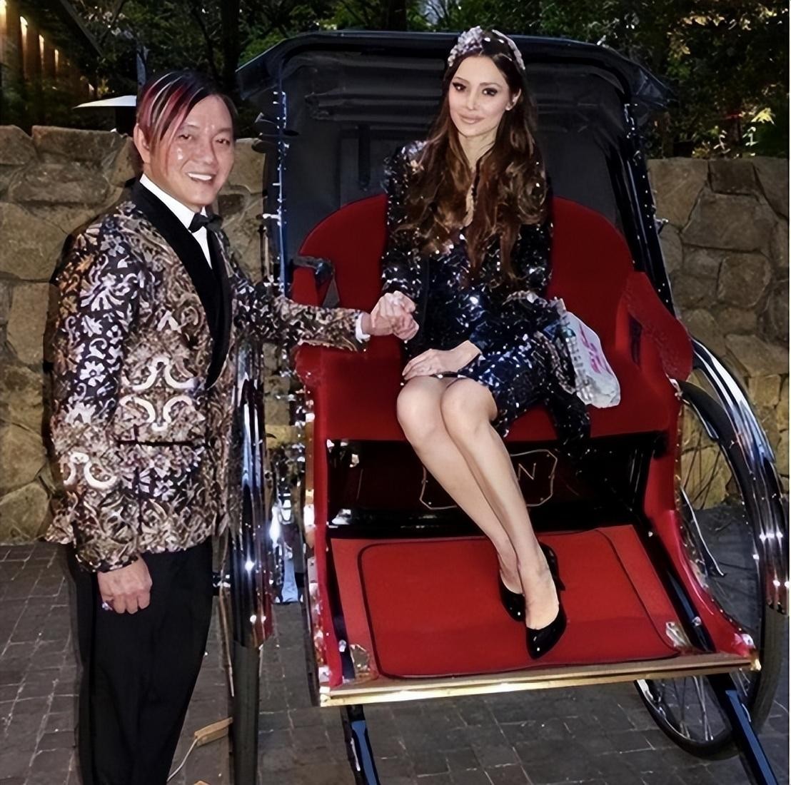 1983赌王别墅的劳斯莱斯,澳门新一代赌王30台劳斯莱斯