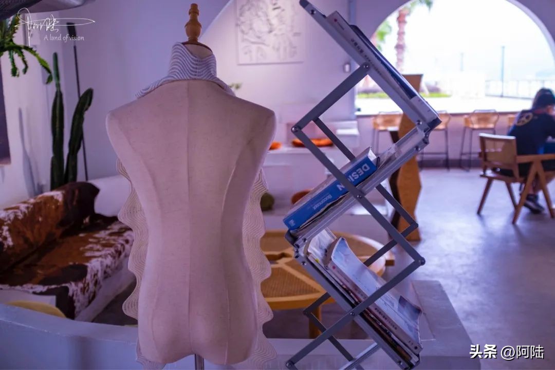 在宁海湾遇见最孤独的咖啡馆，它的面积不大，却“ins风”十足