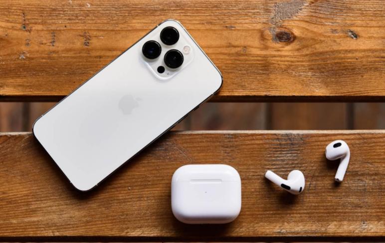 苹果正开发AirPodsLite耳机！售价更低，但消费者未必买账