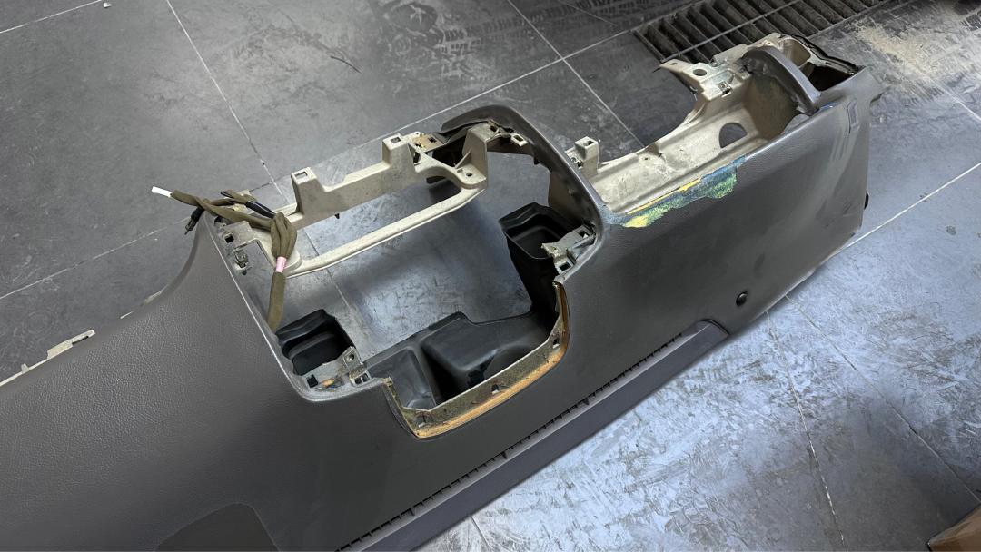 03年丰田霸道全车翻新多少钱,2004款丰田霸道拆车视频