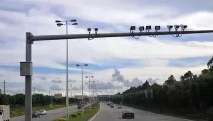 五菱超速195扣12分的车后续,五菱飙到195公里每小时