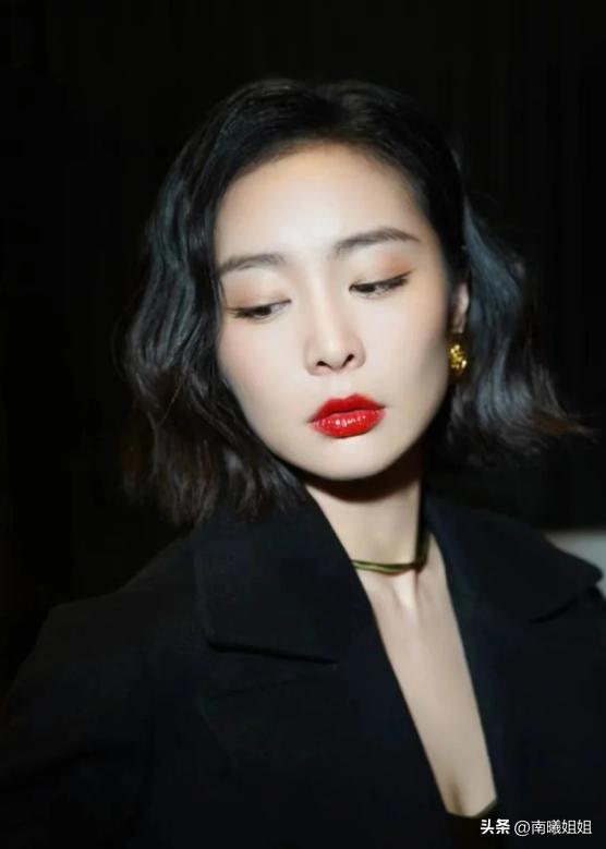 适合高个的齐肩烫发,2020年最流行的齐肩烫发没刘海