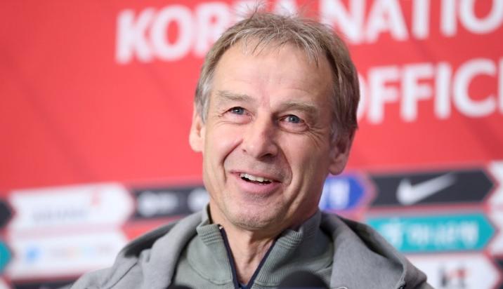 韩国主帅克林斯曼踢国足很艰难,韩国主帅克林斯曼踢得艰难