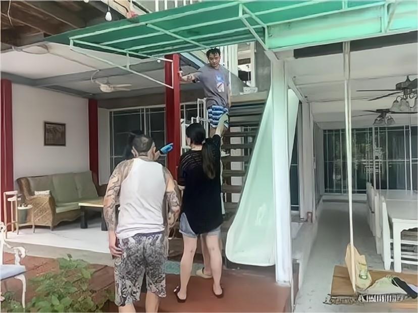 泰国人妖变身飞车*党**，利用美*诱色**惑抢劫，印度人第一个受害