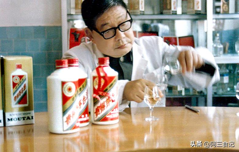 白酒配料表第一位是水是什么意思,白酒配料表第一个是水是勾兑酒吗