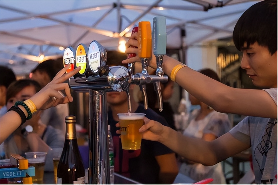 工业啤酒性价比最高的啤酒,工业啤酒和非工业啤酒价格