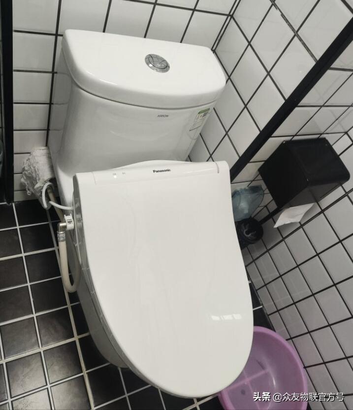 清洗烘干一气呵成，松下智能马桶盖舒适卫生