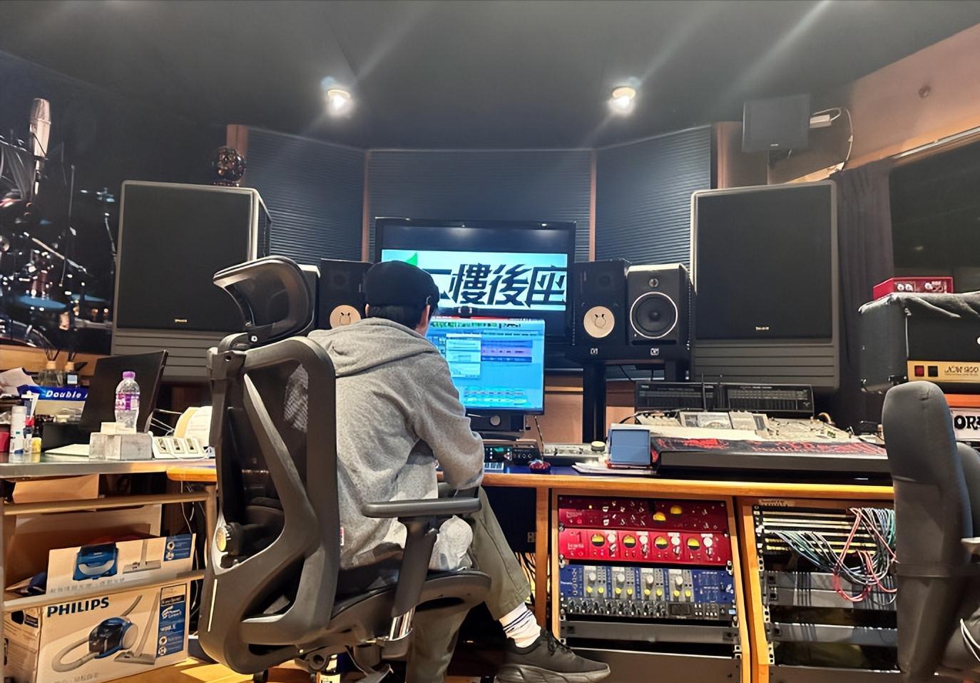 黄家驹前女友现在怎样了,黄家驹的历任女友现状