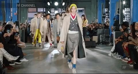 Coach用三条线索，带你穿越回纽约的八零年代。