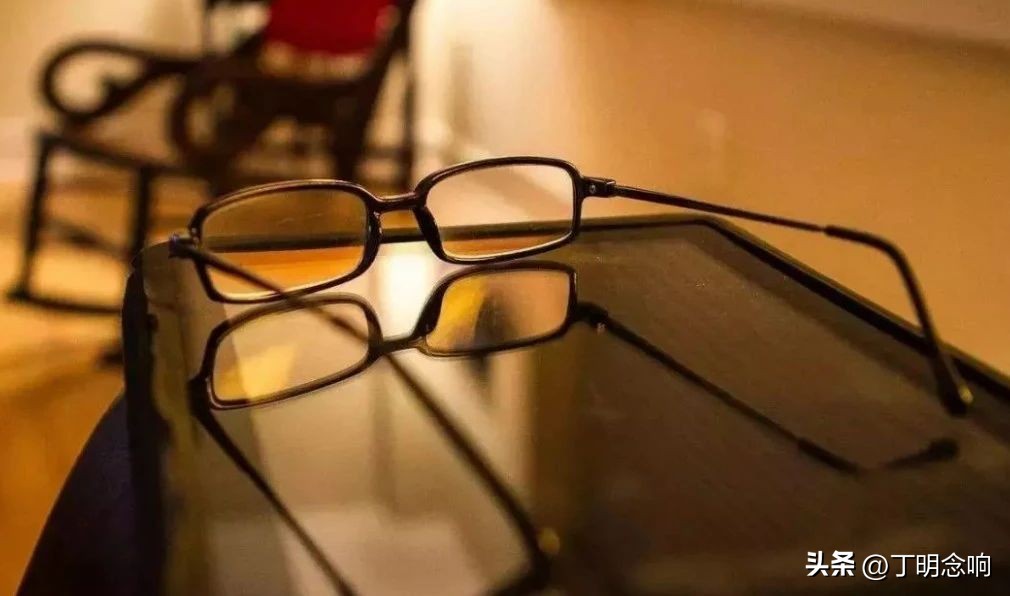 每个人都是带着偏见看世界,没有偏见才能看见更美的世界