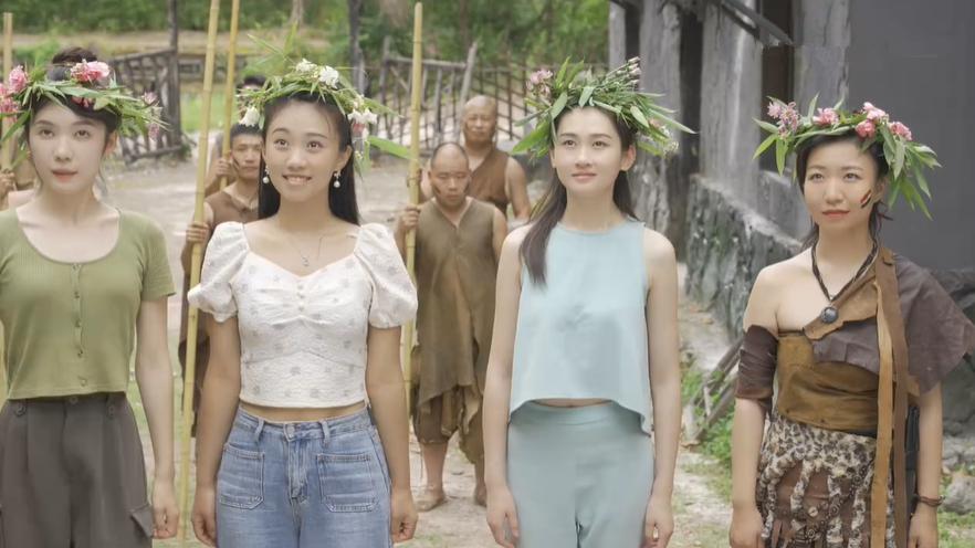 一男两女流落荒岛求生纪录片,一男一女流落荒岛求生纪录片