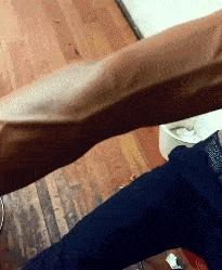 “老鼠贴粘到的，吃了不会犯法吧？”网友：争取死缓吧！哈哈哈