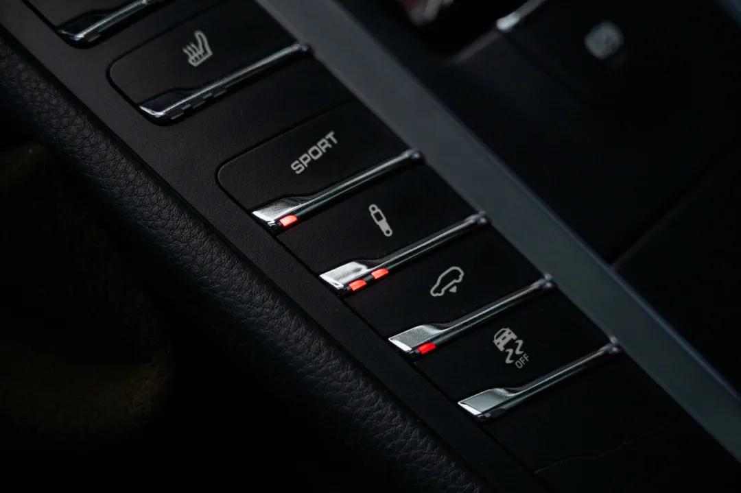 macan turbo二手车多少钱 (macan turbo 3.6t优缺点)