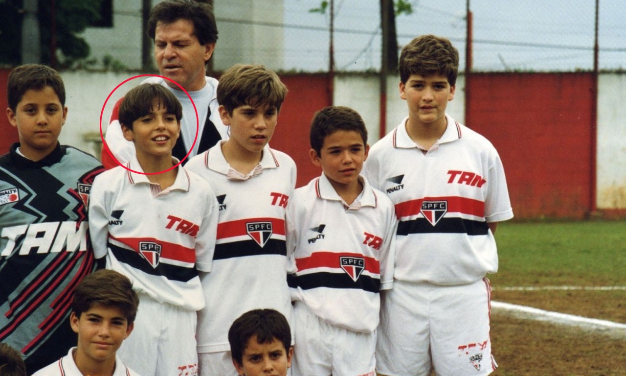 卡卡和梅西的关系,卡卡和前妻谈恋爱视频