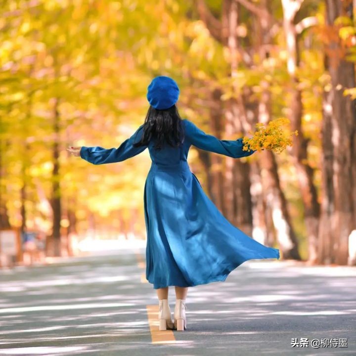 女生拍照脸大怎么解决,中年女人拍照构图技巧