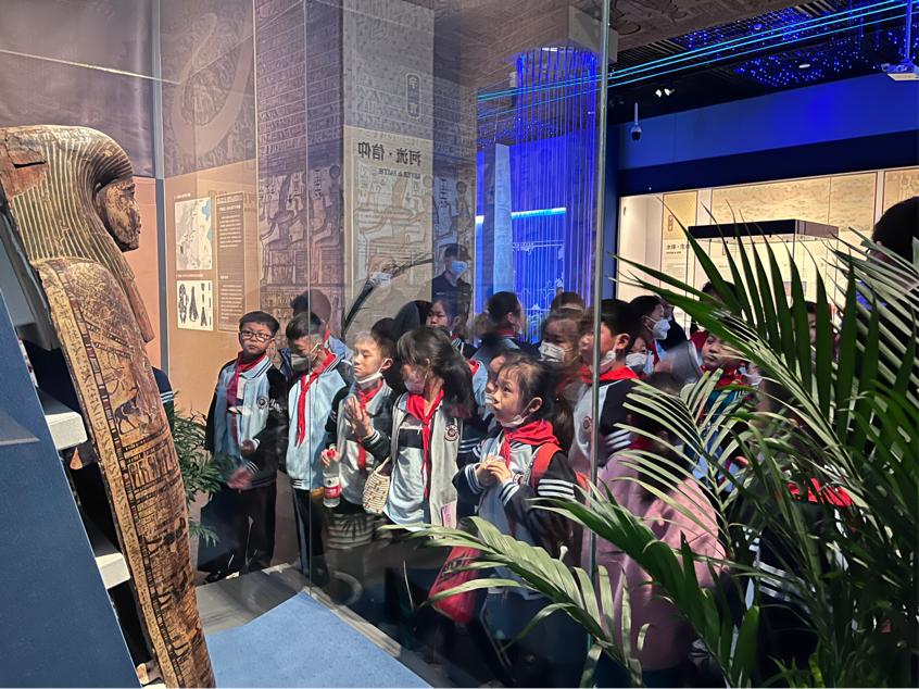 感悟先贤智慧，弘扬传统文化！郑州长明中学开展春季研学活动