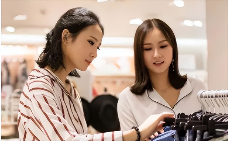 实体店买衣服为什么不能退换,网上买的衣服不合适该如何买出去