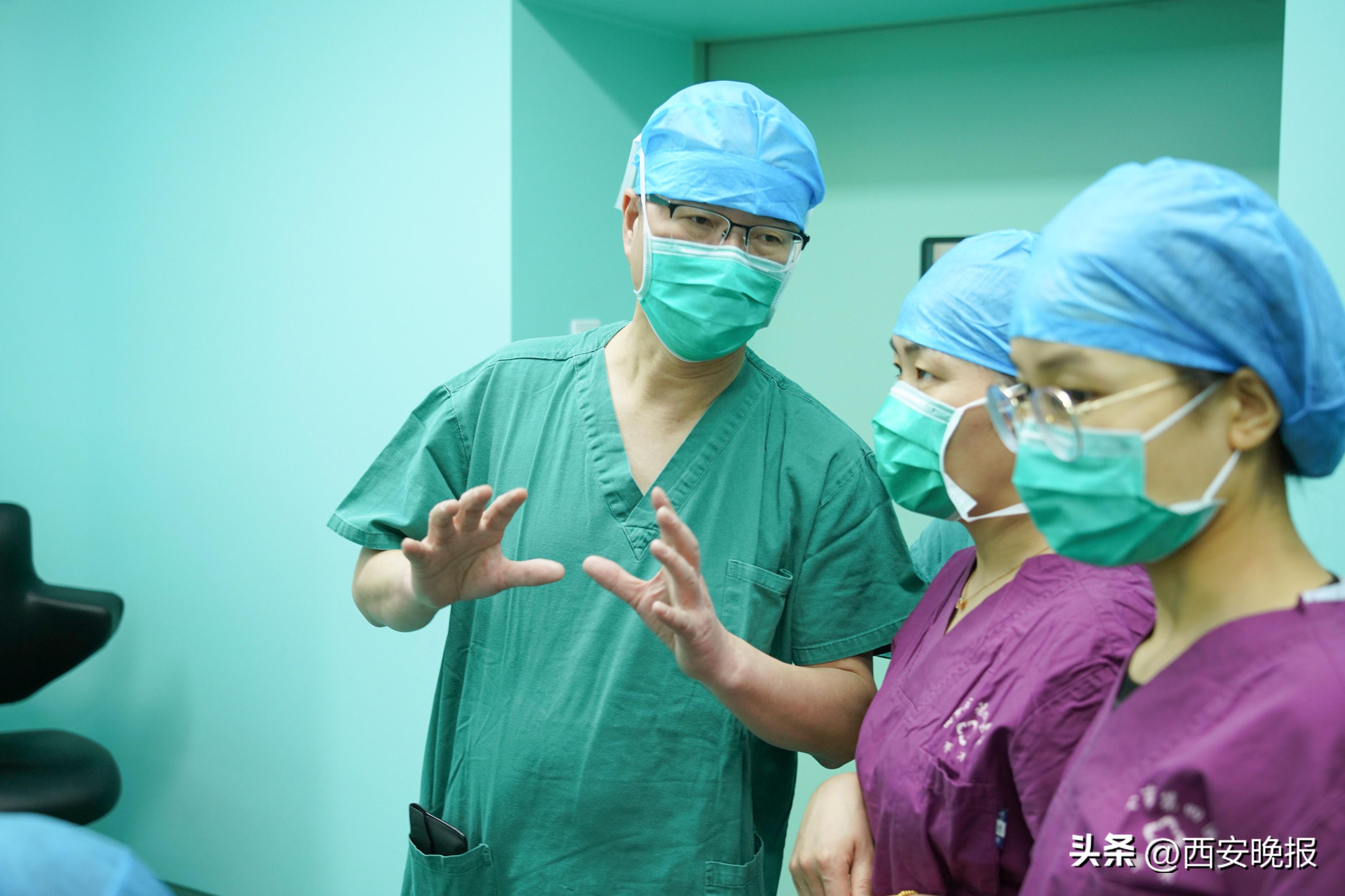 激发新活力挖掘新潜力释放新动能,发挥新优势释放新动能追求新成绩