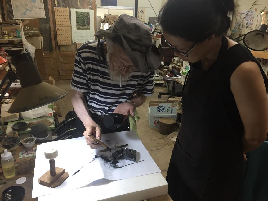 她一件作品卖几十万，如今隐于市，徒弟成景德镇红人