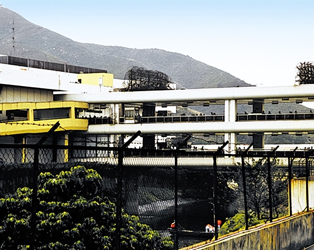 香港罗湖关口也封关了吗,香港罗湖口岸封关吗