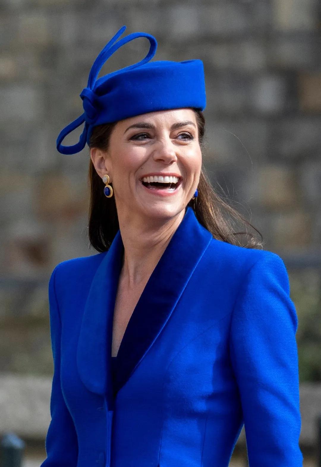 凯特王妃惊艳的服装时刻,凯特王妃经典蓝衣服