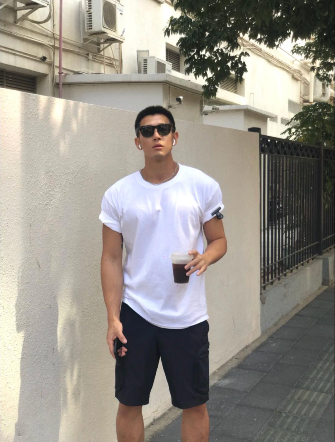 小麦色体育生腹肌,小麦色的肌肉