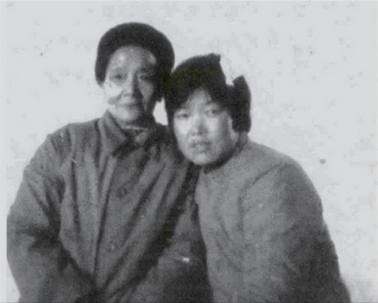 军统女特工冒死救下一位地下党,90年代军统女特务