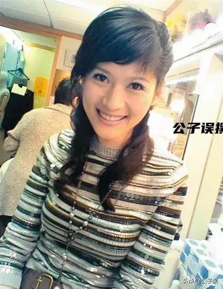 一张和冯小刚的“夜宿门”照片,彻底撕下了沈星的遮羞布