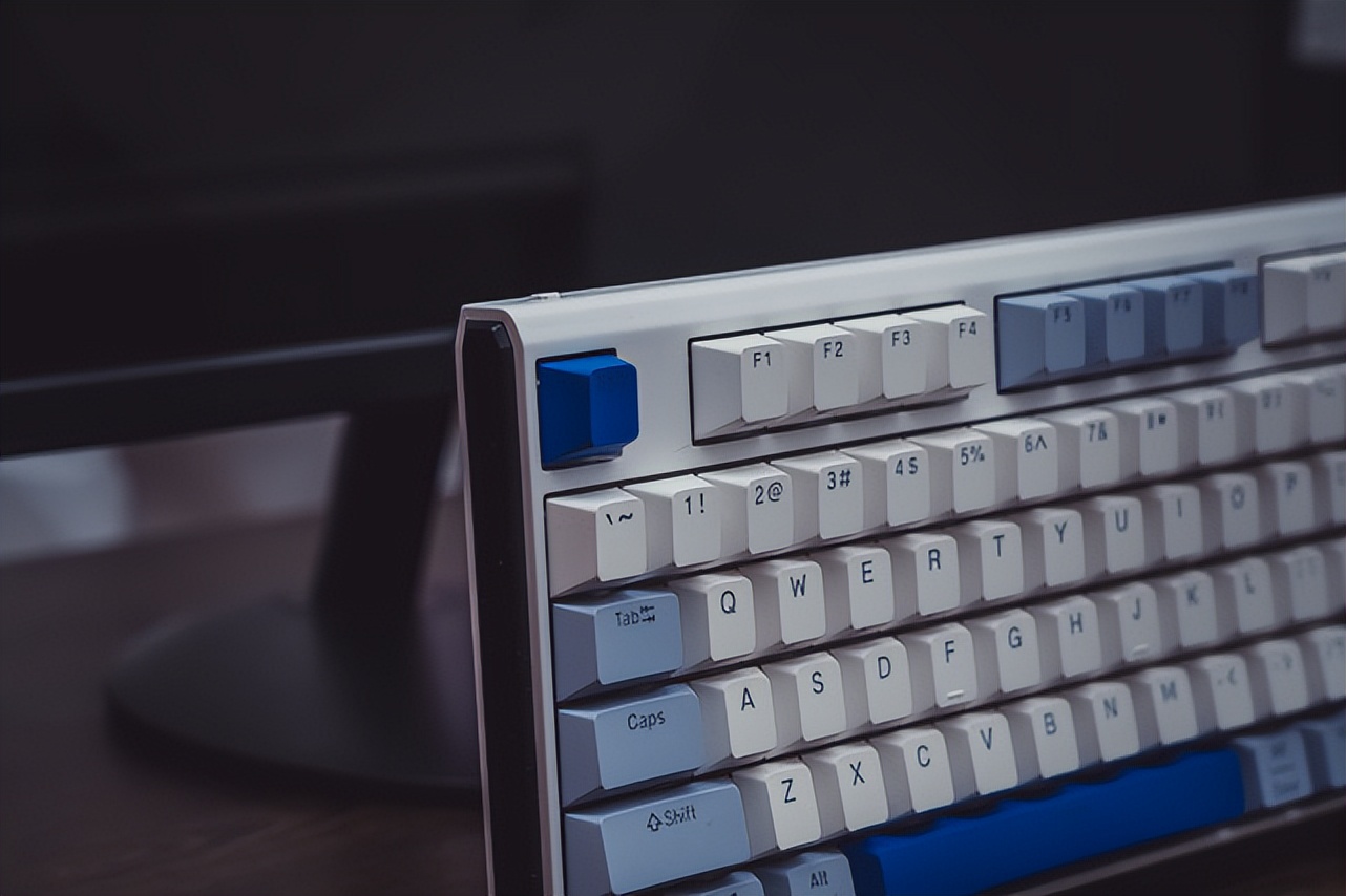 杜伽k620w银轴测评,杜伽K610w白光版机械键盘