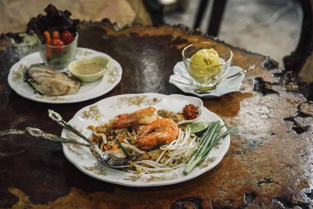 DisjarusCraftandCafe复古花园的咖啡格外的优美