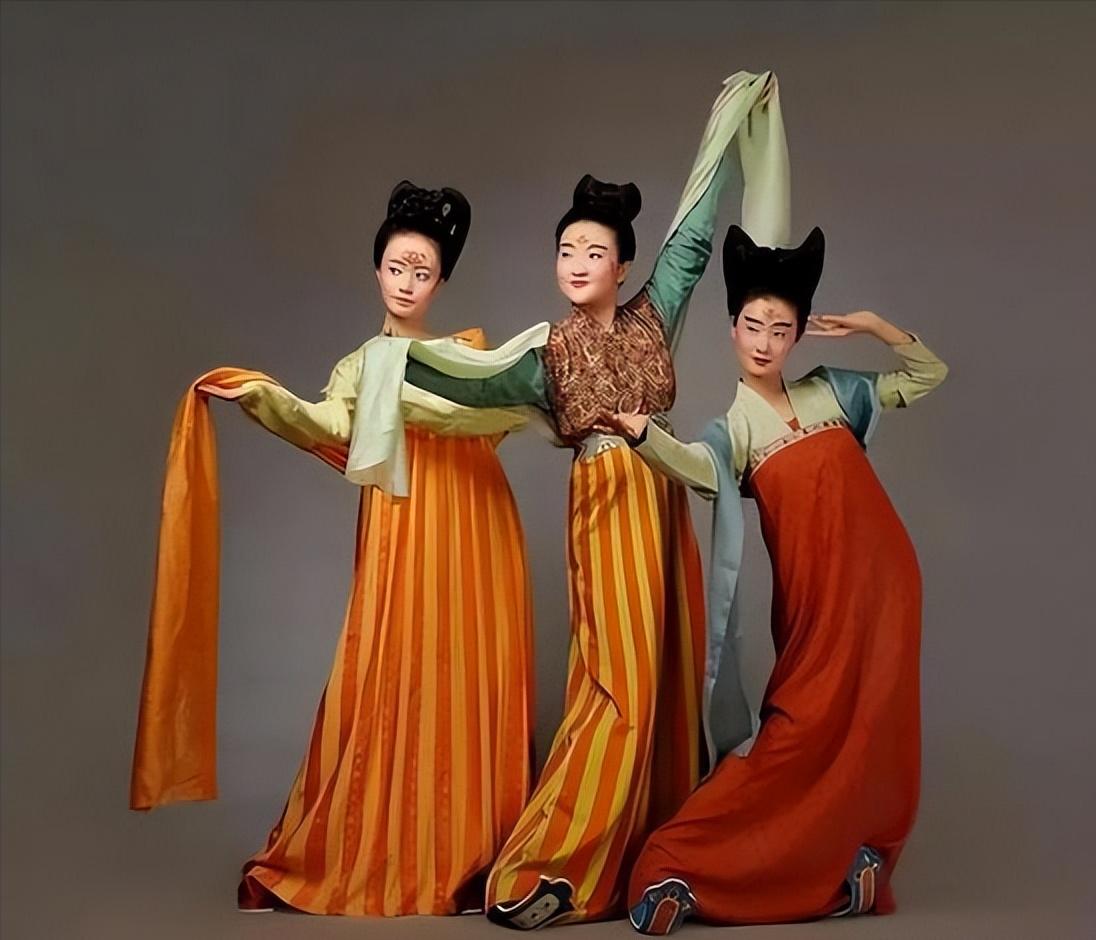 唐代服装与服饰的变化,唐代服饰如何与现代服饰发展结合