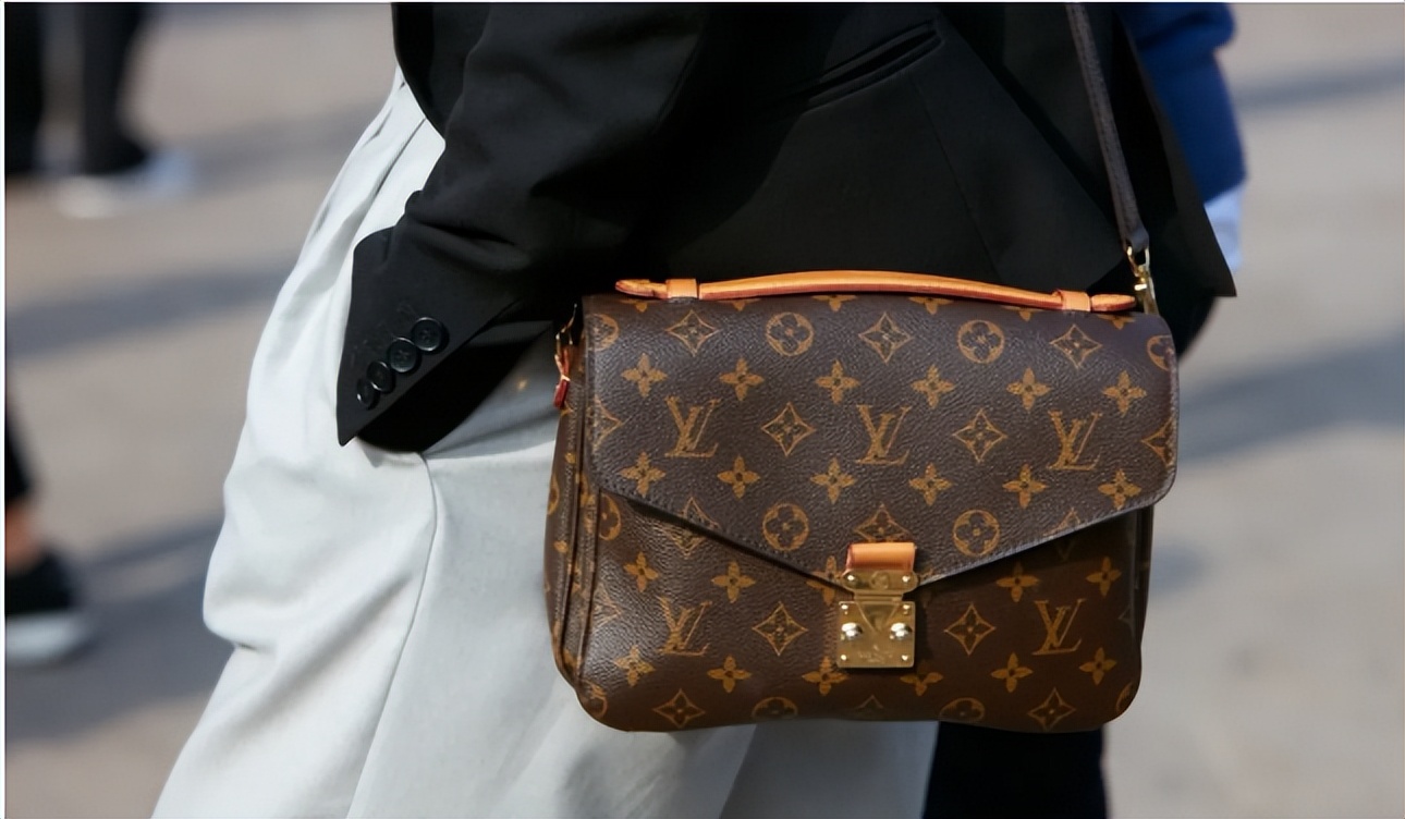 lv邮差包坏了还能回收,lv邮差包为啥特别难买到