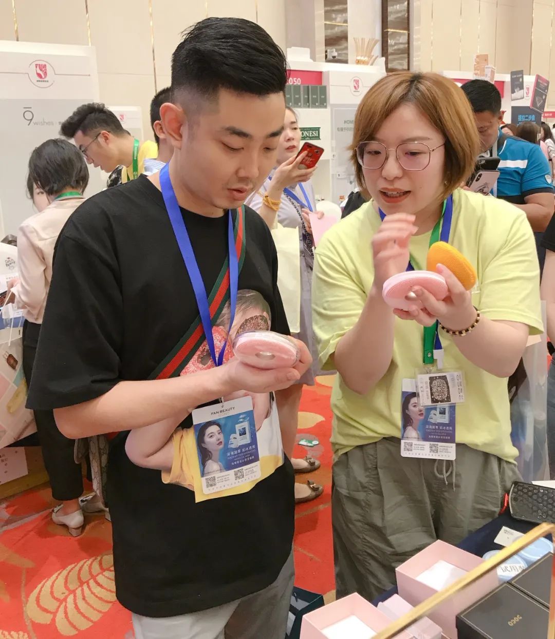 从小代购到年入几千万，大宝的青春里事业爱情双丰收