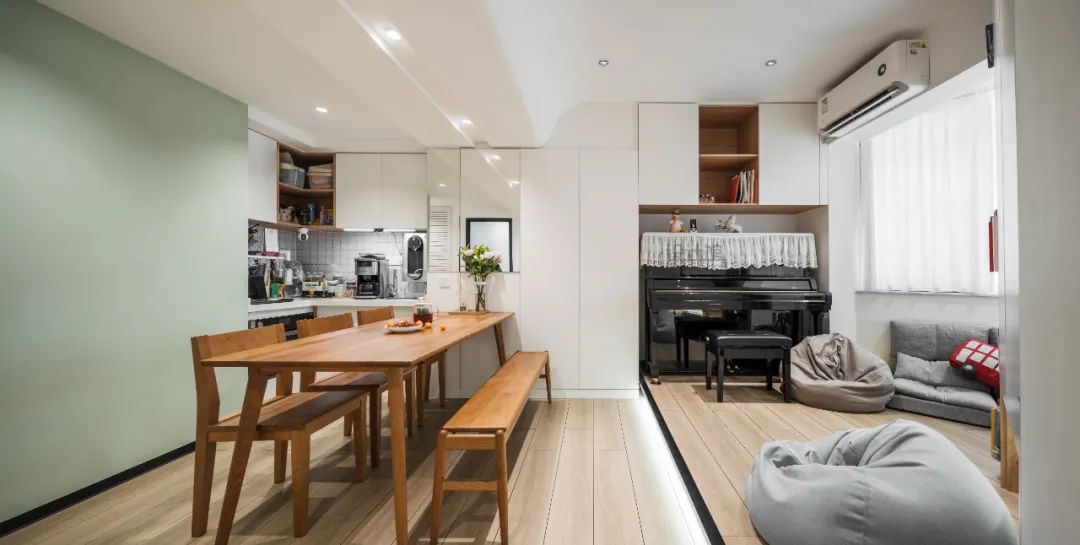 餐厅和客厅一组还是分开,餐厅和客厅要一样大吗