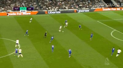 孙兴慜打国足第2球,孙兴慜1对1过人