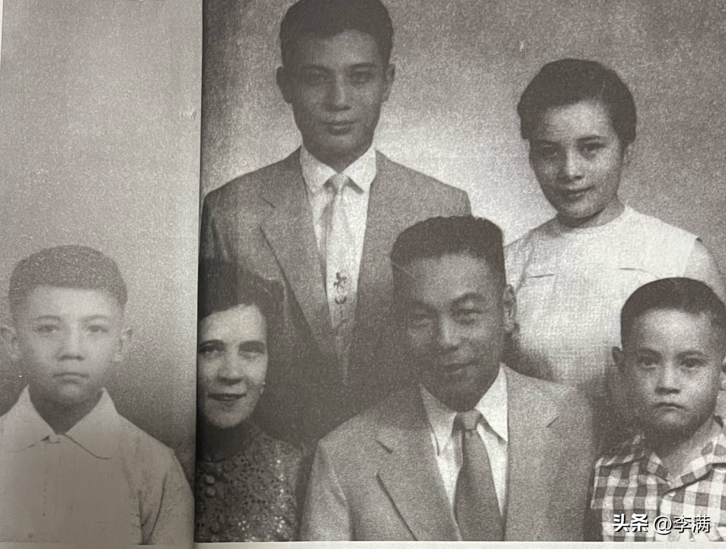 章氏子孙认祖归宗,蒋家门外的孩子认祖归宗