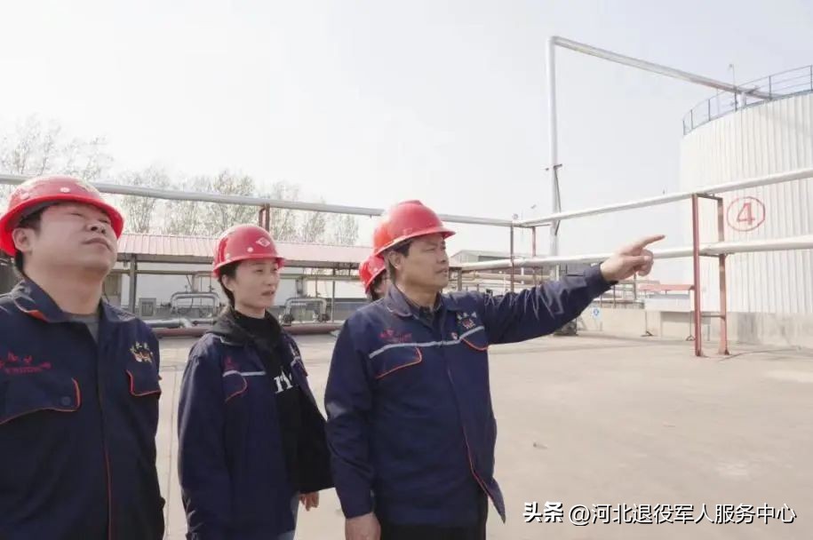 创业回馈社会，他把*党**性和军魂书写在乡村大地上