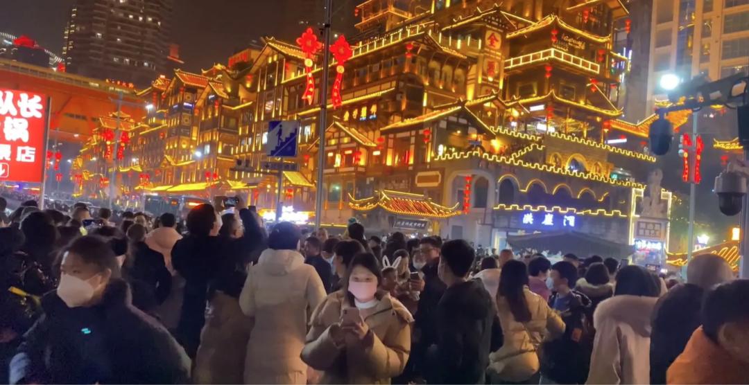 汕头小公园春节人山人海,2023年春节旅游人山人海