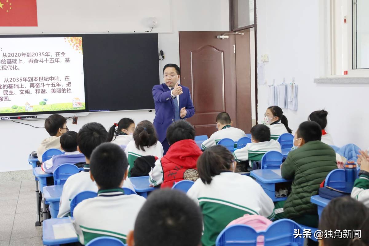 律师进入社区普法宣传活动,法治辅导员普法进校园