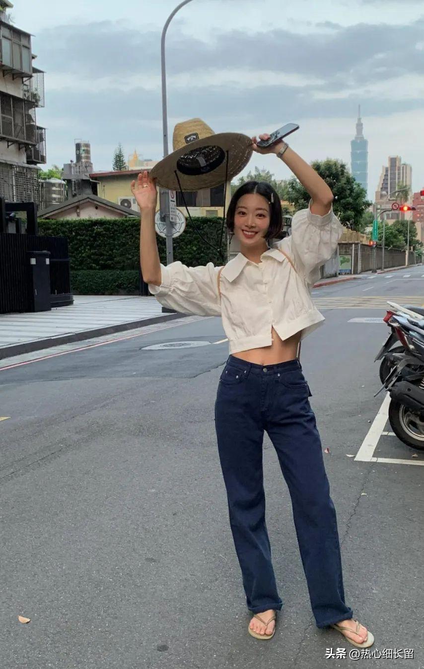 t恤加上立体感强的衬衫气场全开,女式短袖t恤衬衫