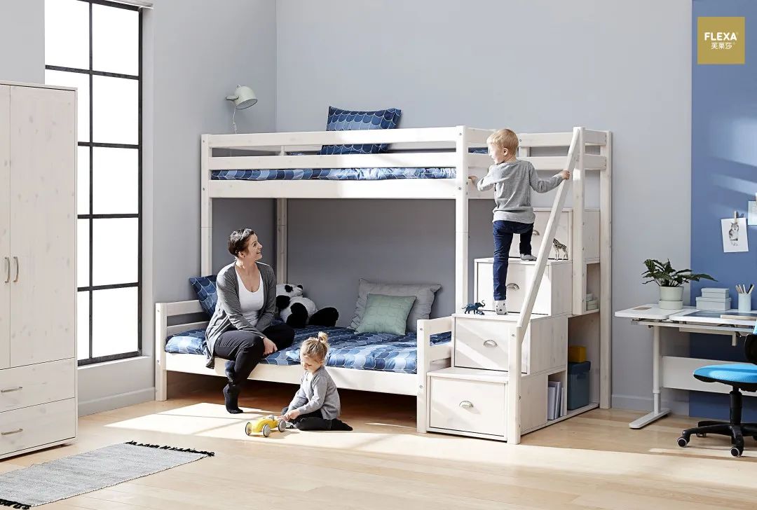 儿童床顶柜巧妙设计,小户型儿童房放架子床设计