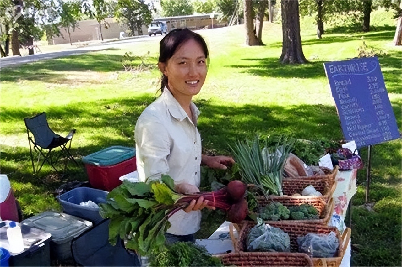 清华女博士放弃高薪工作,清华女生放弃百万年薪去乡村教书
