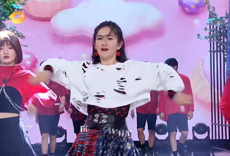 加盟浪姐3被吐槽，坐拥一亿粉丝、口碑难挽回，谢娜该证明自己了