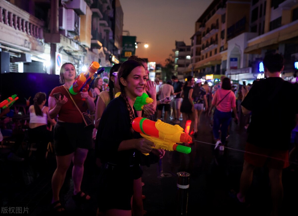 走进版纳泼水节,走进泰国了解泰国