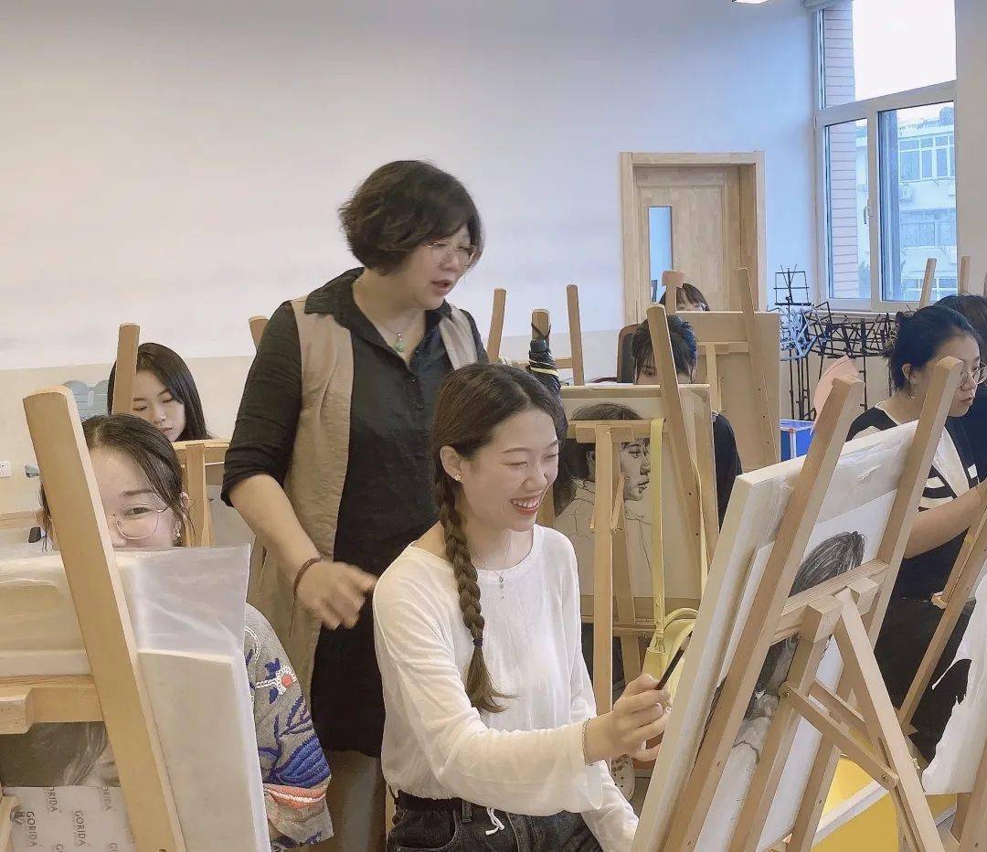 教师吃香的职业排名,教师最有前途的职业