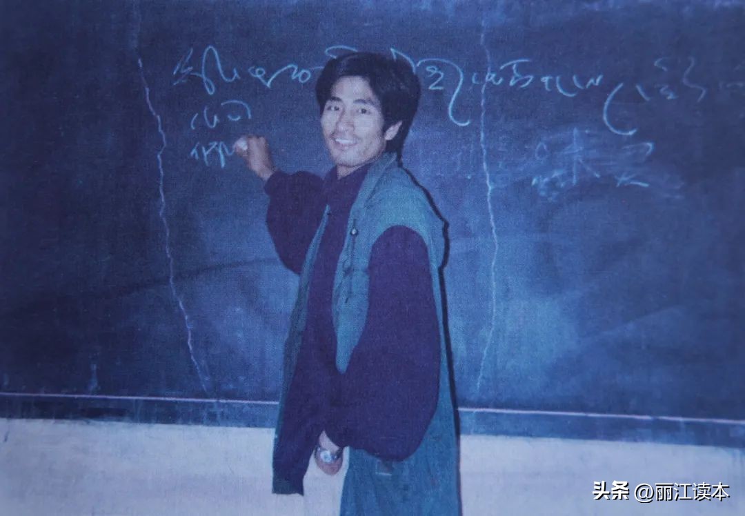 他17岁上小学，中专学历留学欧美，奋斗多年成为香格里拉传奇人物