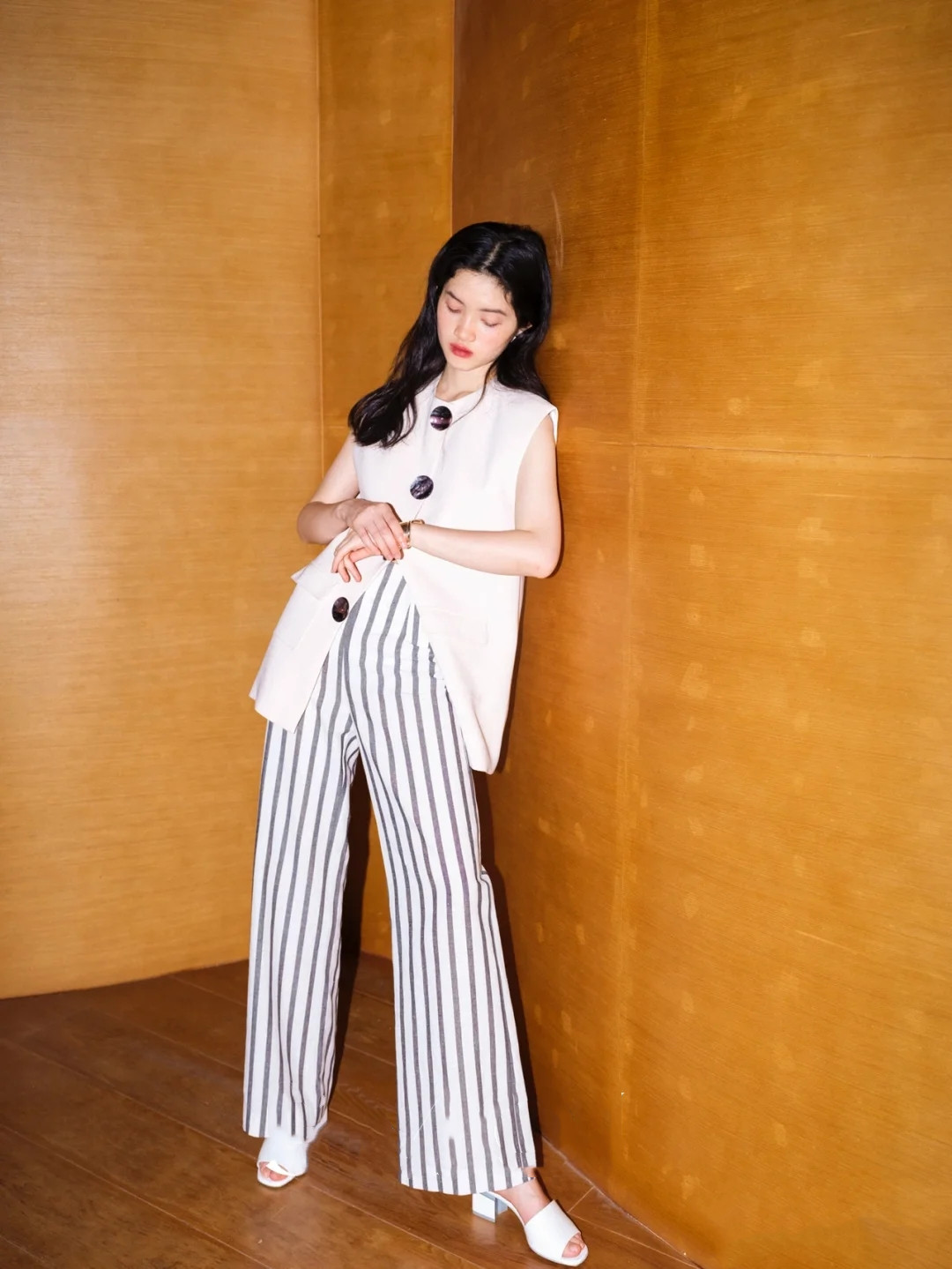 冬天穿什么裤子显瘦显腿长卫裤,百搭裤子设计感显高显瘦直筒裤