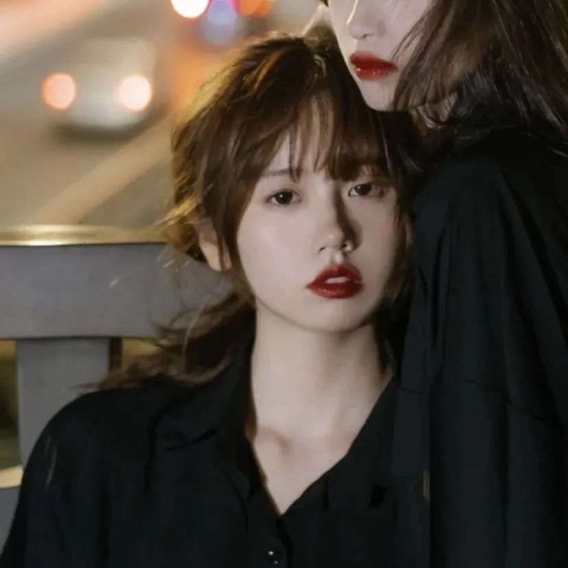 闺蜜头像一左一右真人可爱姐妹,情侣头像和闺蜜头像连在一起的