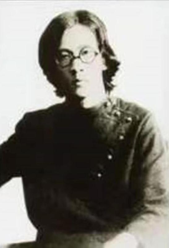 民国才女白薇的生母也不管她吗,民国期间女作家白薇