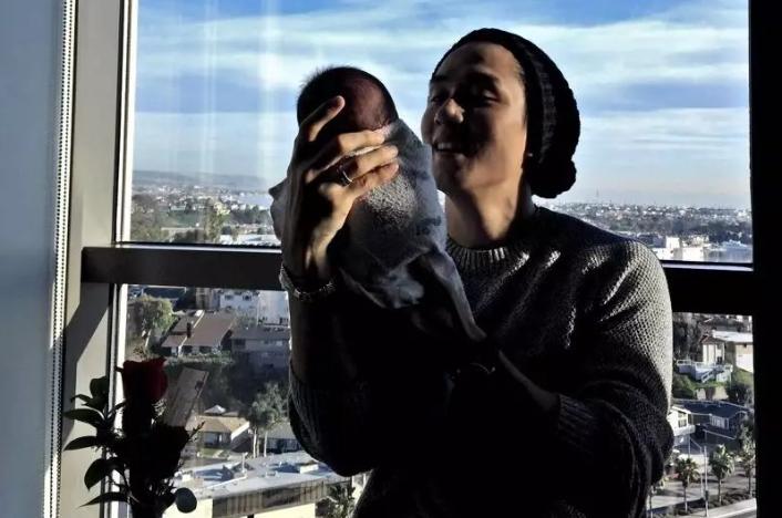 李承铉称带娃抑郁了一年多,李承铉因带娃曾一度抑郁